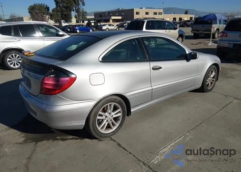 2002 Mercedes-Benz C 230 z USA, uszkodzony, nr VIN WDBRN47J02A218384